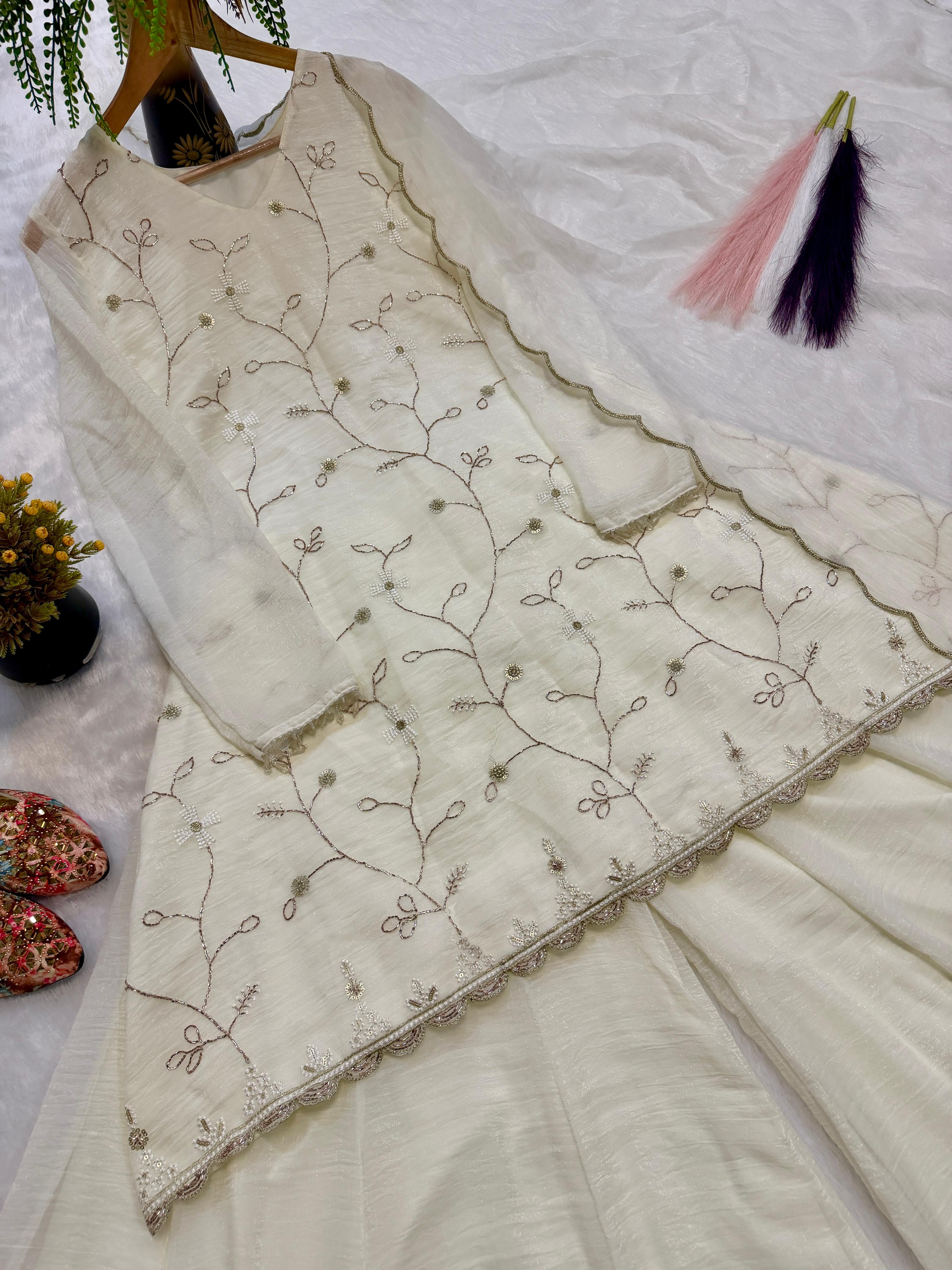 Editorial Ivory Minimalist Festive Set